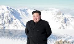 김정은은 북한의 지도자다.